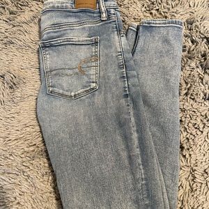 Light wash American Eagle Jeans